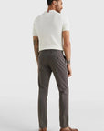 Pantalon chino Tommy Hilfiger slim gris en coton bio - Georgespaul