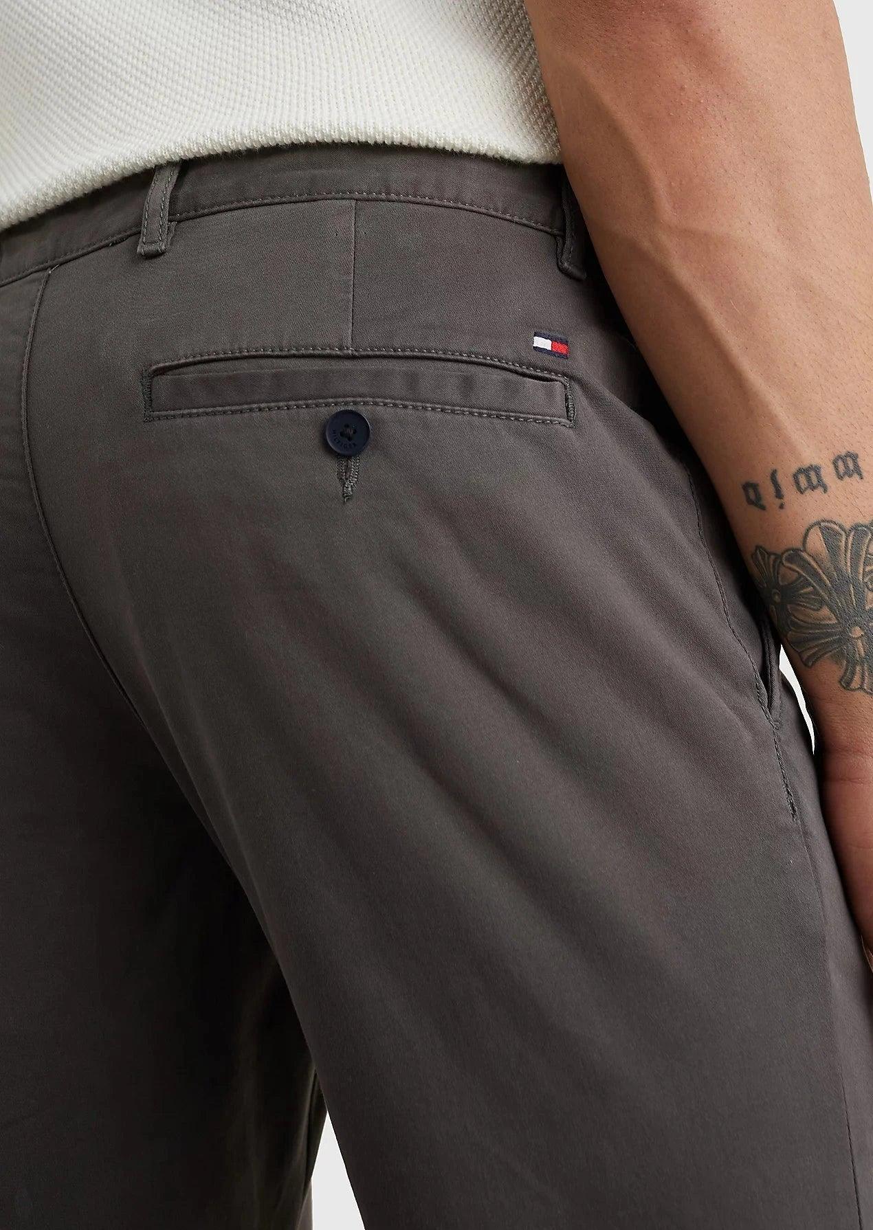 Pantalon chino Tommy Hilfiger slim gris en coton bio - Georgespaul