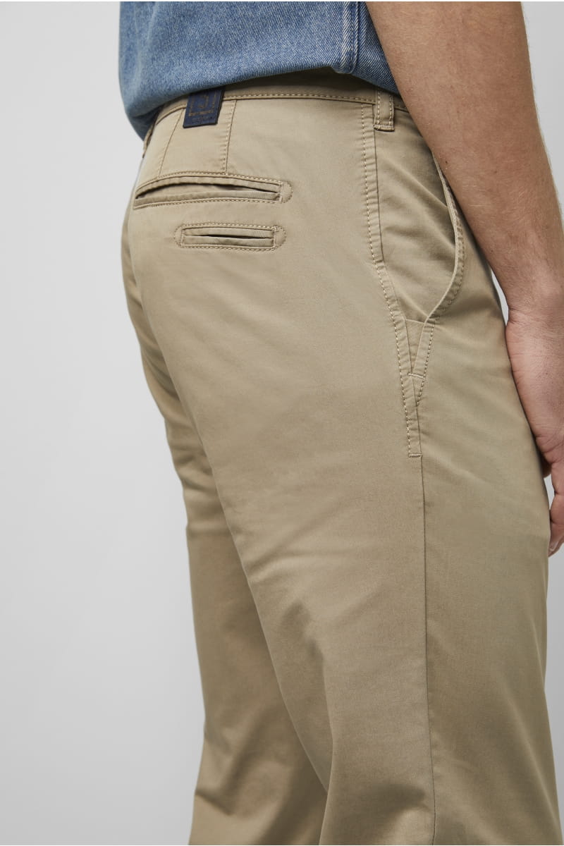Pantalon chino pour homme Meyer beige en twill de coton | Georgespaul