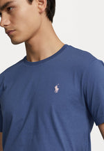Laden Sie das Bild in den Galerie-Viewer, T-Shirt homme Ralph Lauren ajusté bleu en jersey | Georgespaul
