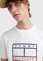 Laden Sie das Bild in den Galerie-Viewer, T-Shirt Tommy Hilfiger blanc pour homme | Georgespaul
