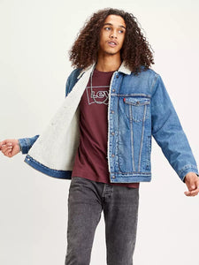 Blaue Levi's® Jeansjacke mit Sherpa-Futter